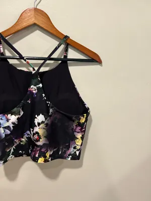 Old Navy active top (L)  thumbnail 3