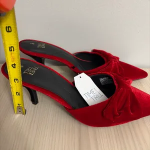 Time and Tru New! Women's Red Velvet Bow Mules size 9 thumbnail 4