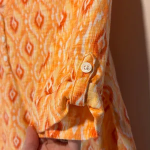 Chico's Orange Red Pattern Short Button Detail Sleeves Hi Low Crop Top SZ 3 / XL thumbnail 4