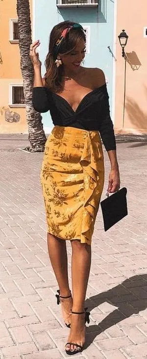 NWOT Zara ruffled jacquard midi skirt in yellow. Size Medium thumbnail 1