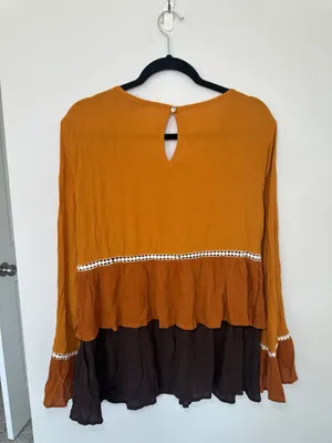 Signature Studio Tiered Blouse Size L Mustard Brown Long Sleeve Ruffle thumbnail 3