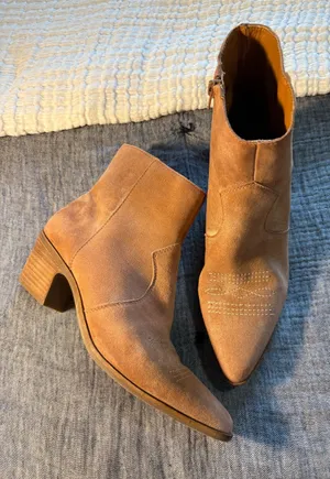 Lucky Brand Goddiy Women's Bootie size 8.5M thumbnail 1