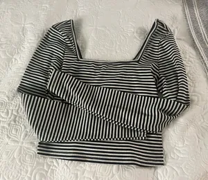 Cropped striped long sleeve Multiple Size M thumbnail 1