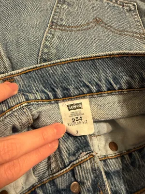 Levi’s 954 Vintage High-Waisted Jean Shorts thumbnail 3