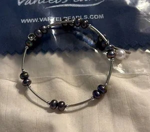 Vantel‎ Pearls Black and Silver Minimalist Bracelet thumbnail 1