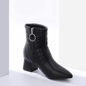 Trary quilted pointed toe ankle boot NEW Size 9 Black thumbnail 5