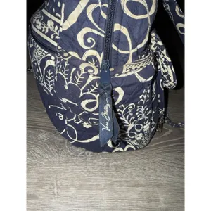 Vera Bradley Navy And White Floral Print Twirly Bird Pattern Zip Up Tote Bag thumbnail 13