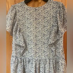 Madewell Georgette Ruffle-Sleeve Peplum Top in Americana‎ Floral Size Small thumbnail 10