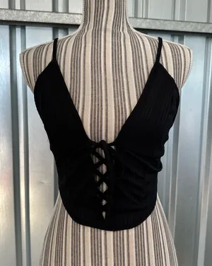 Womens Urban Outfitters Top Black Size Medium thumbnail 1