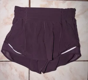 Lululemon Hotty Hot Low-Rise Lined Short 2.5 size 2 thumbnail 1