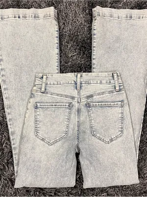 🌸EXPRESS 70’S FLARE MID RISE JEANS SIZE SMALL 🌸 thumbnail 3