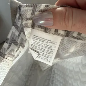 Lululemon Gray & White Chevron Tote Bag thumbnail 4