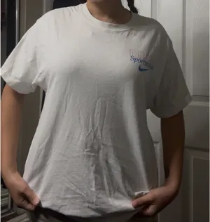 Nike shirt  thumbnail 2