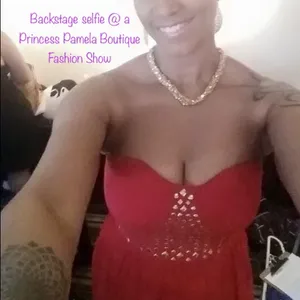 💐🟡LAST ONE: Red and Gold Stud Dress - Medium thumbnail 3
