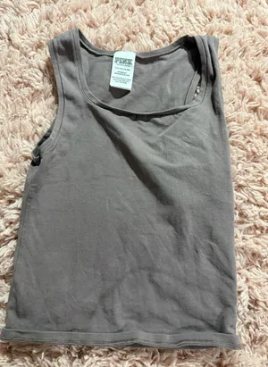 PINK Victoria's Secret Tank Top thumbnail 1