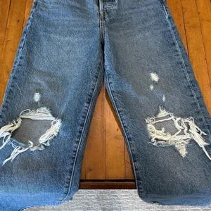 Levis 501 Faded Distressed Ribcage Straight Ankle Jeans Inseam 27" Size 24 thumbnail 5