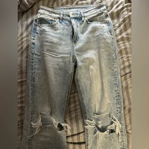 American Eagle Outfitters Light Wash 90s Boyfriend Jeans thumbnail 2
