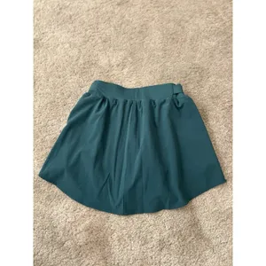 Alo High-Waist Elevation Fleece Lined Mini Skirt, Midnight Green, Size XS New thumbnail 4