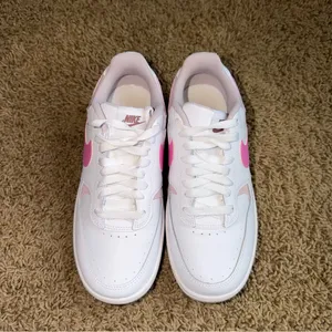 Women’s Nike Gamma Force Playful Pink Size 8 thumbnail 4