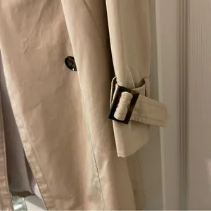 Banana Republic Tan Trench Coat thumbnail 10