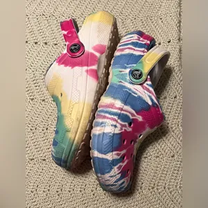 Crocs Classic Lined Tie-Dye Clogs thumbnail 3