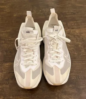 Nike  thumbnail 1