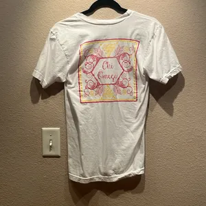 University Tees Women’s Sorority Chi Omega V Neck Tee T Shirt Size Small thumbnail 5