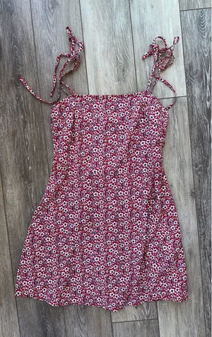 SheIn Short flowy red floral summer dress thumbnail 1