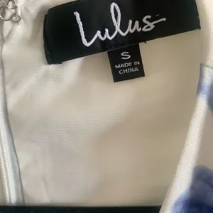 LULU’S Seeing Chic Floral V-Neck Dress Size S thumbnail 8