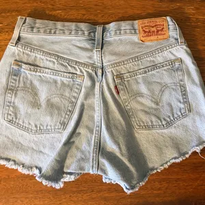 Levi's 501 Light Blue Jean Shorts thumbnail 2