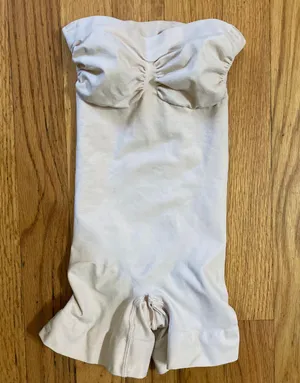 SKIMS Strapless Sculpting Shortie Bodysuit thumbnail 1