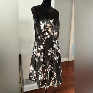 White House | Black Market dress 🌺PRETTY🌷 thumbnail 3