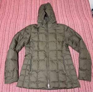 Patagonia Women's Hooded Goose Doen Quilted Puffer Jacket Brown — Size Medium thumbnail 1
