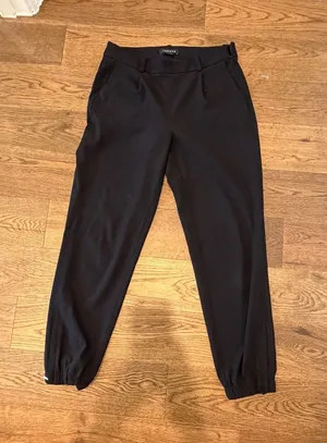 Trouvé Black Crepe Elastic Ankle Zip Jogger Dress Pants Size 0 thumbnail 1