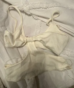 Cut Out Boutique Top Size L thumbnail 2