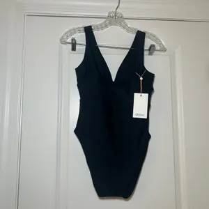 NWT Quince Italian Plunge One-Piece Swimsuit in black women's xs basic beach thumbnail 5