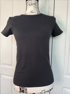 SKIMS Nike Ribbed Seamless Women’s Short-Sleeve Top in Black thumbnail 3