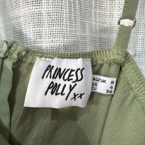 Princess Polly Women's Dreams Green Romper Sleeveless Shorts Pockets Cuffed Sz 4 thumbnail 3