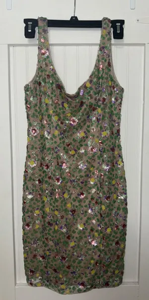 dress thumbnail 1