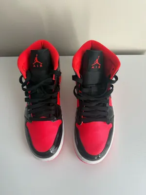 Women’s Air Jordan Nike 1 Mid thumbnail 3