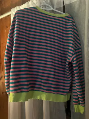 Amazon Sweatshirt thumbnail 2