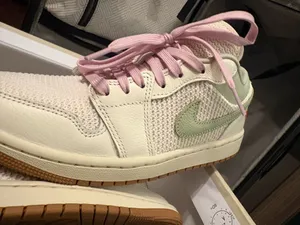 Nike sneakers. Cream, green and coral knit like thumbnail 4