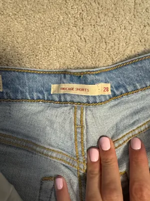 Levi’s Ribcage Jean Shorts thumbnail 2