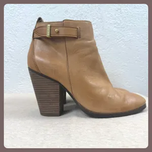 Coach Tan Leather Side Zip Block Heel Ankle‎ Booties Women's Size 7.5 thumbnail 2