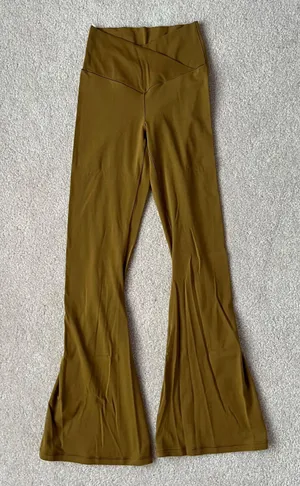Aerie offline gold crossover flared leggings thumbnail 1