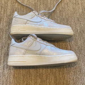 Nike Women's Air Force 1 '07 Prem Pure Platinum Glitter thumbnail 5