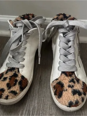 UNIONBAY White High-Top Sneakers with Leopard Faux Fur and Silver Star thumbnail 2