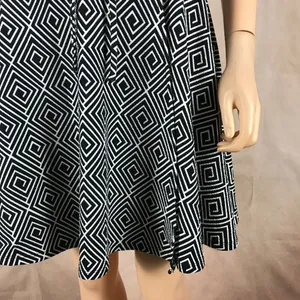 SMAK PARLOUR Black/White Geometric Faux Wrap Dress SMALL thumbnail 8