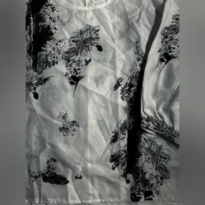 Blouse size medium Black thumbnail 2