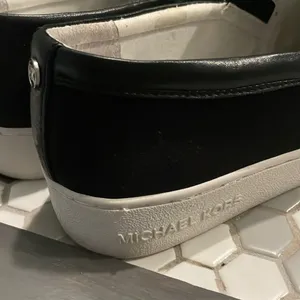Michael Michael Kors Women's Leo Slip On Sneaker Beaded 8.5 thumbnail 4